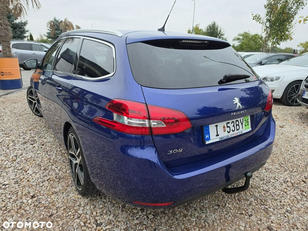 Peugeot 308 - 8