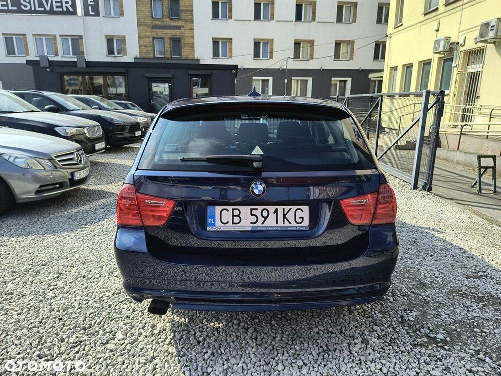 BMW Seria 3 318i - 6