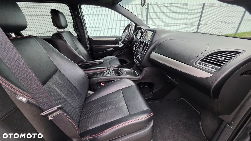 Dodge Grand Caravan 3.6 R/T - 13