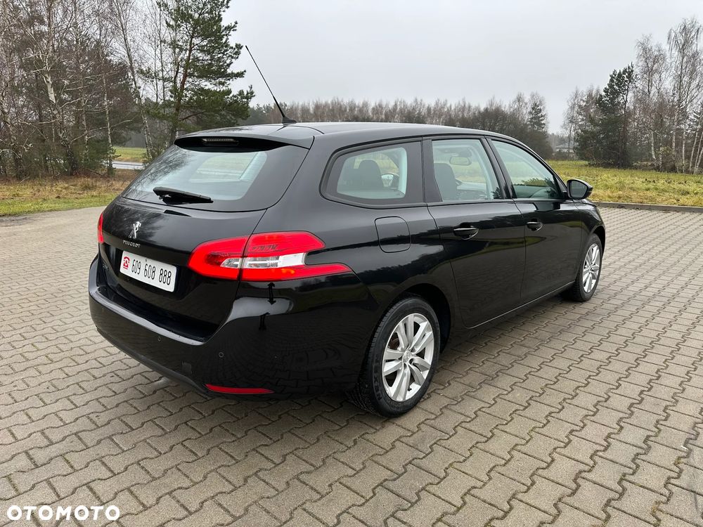 Peugeot 308 - 8