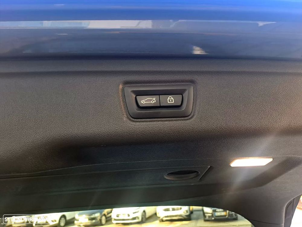 BMW 320 d Touring Pack Desportivo M Pro Auto - 31