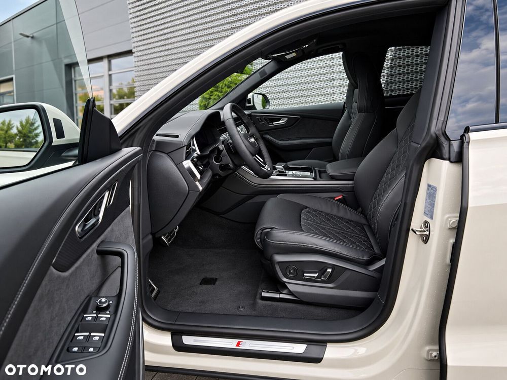 Audi Q8 - 10