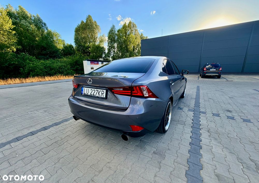 Lexus IS 250 Prestige - 11
