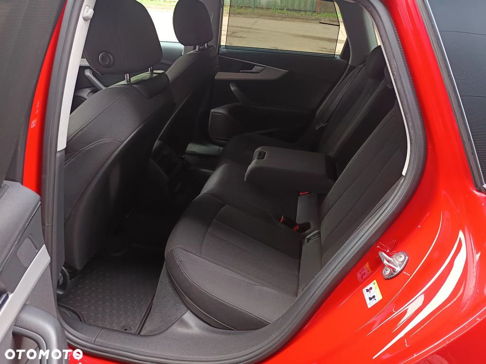 Audi A4 Avant 35 TFSI mHEV - 17
