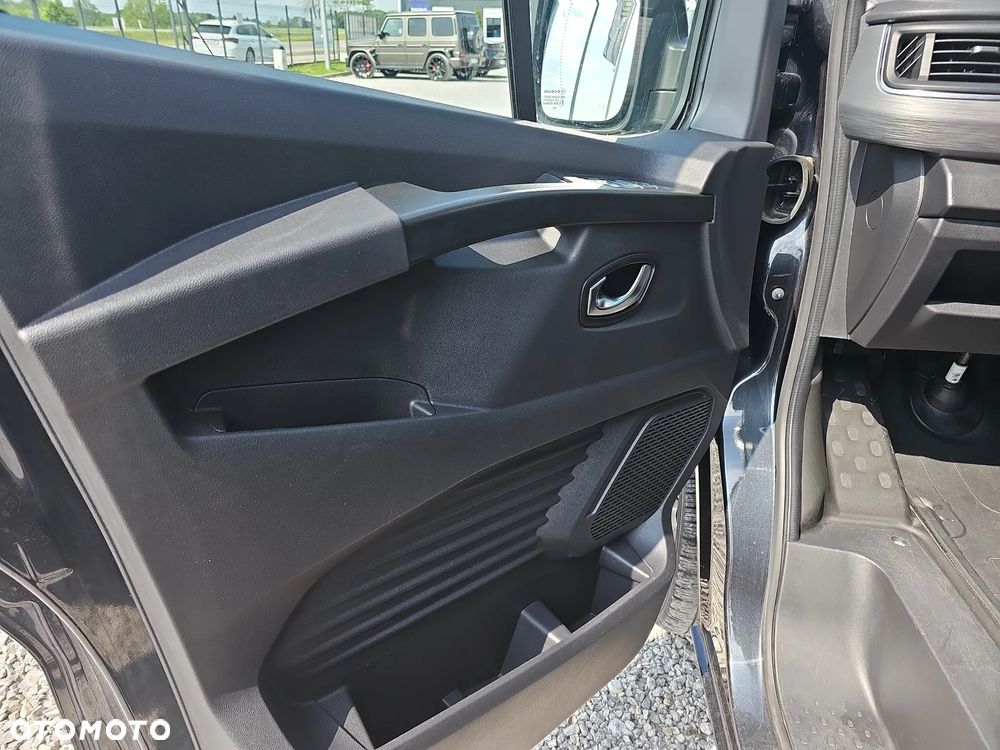 Renault Trafic Grand 2.0 dCi EDC - 26