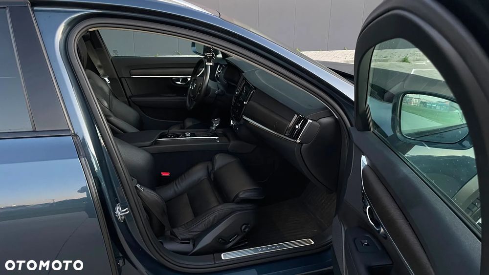 Volvo V90 Cross Country - 10
