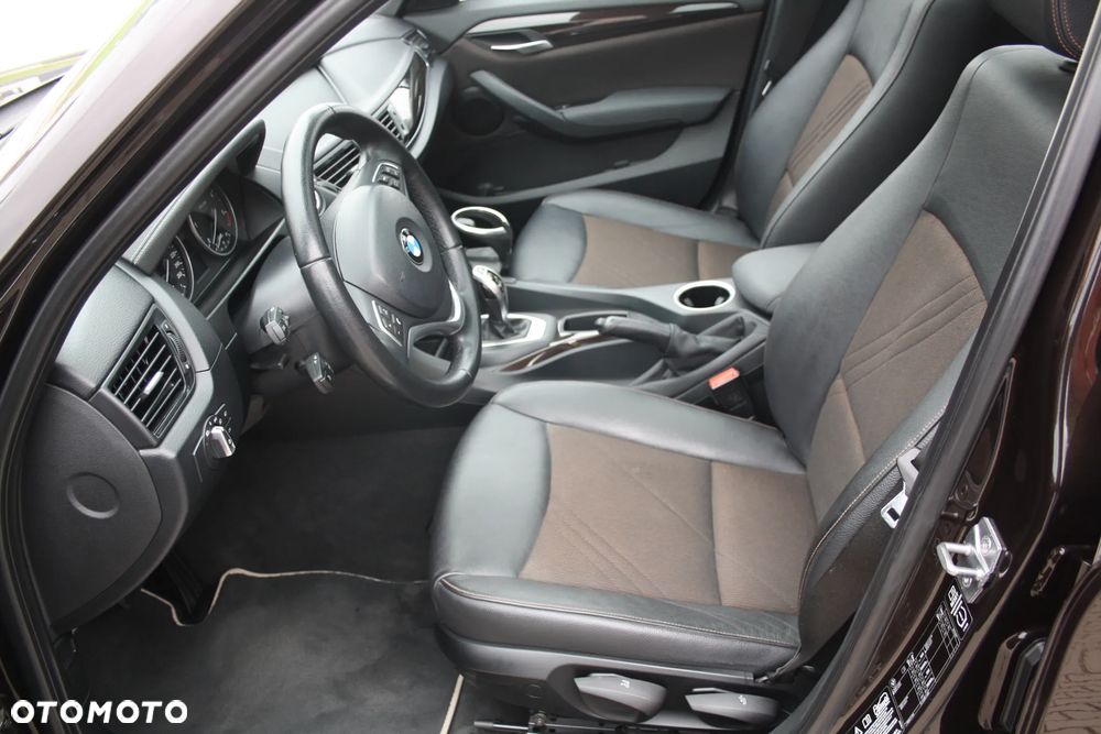 BMW X1 xDrive18d xLine - 13