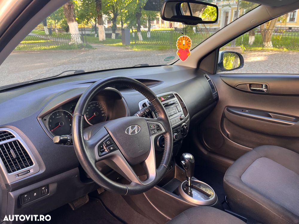 Hyundai i20 - 11