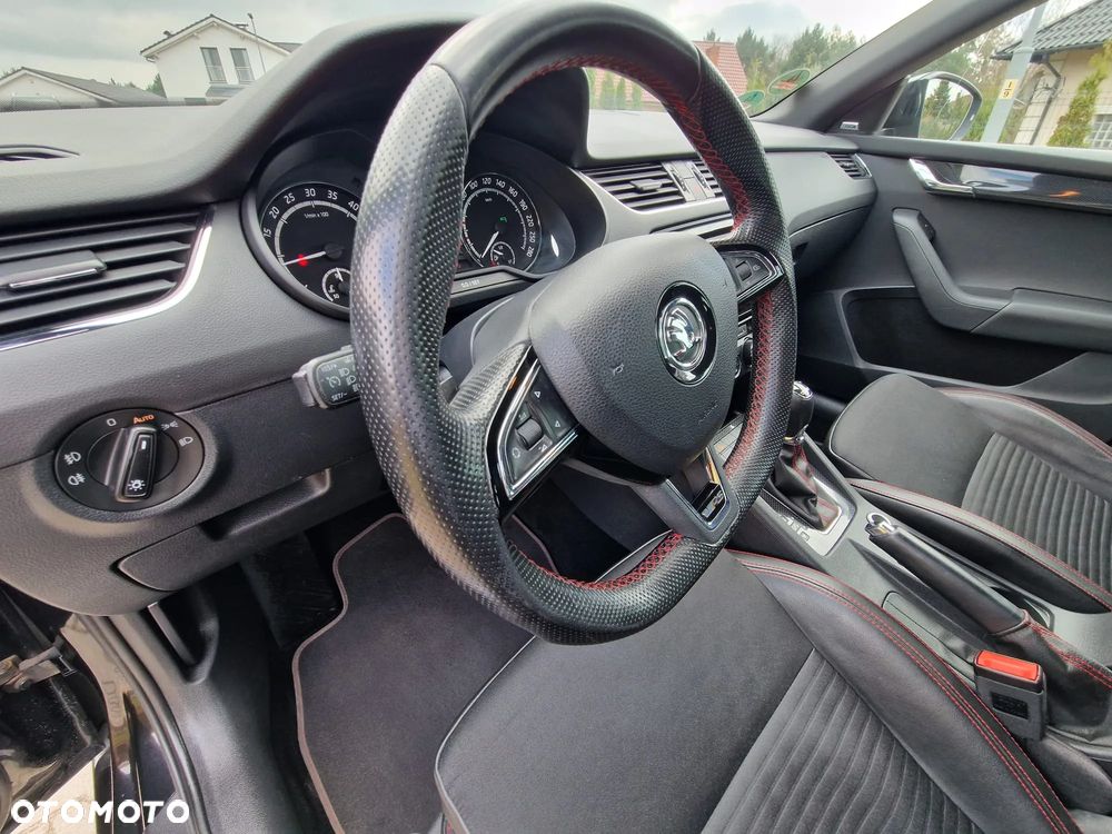 Skoda Octavia 2.0 TDI DSG RS - 17