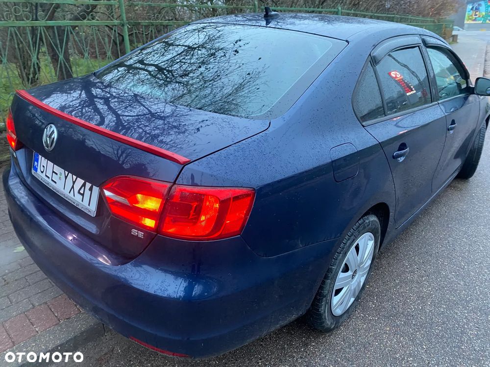 Volkswagen Jetta - 12