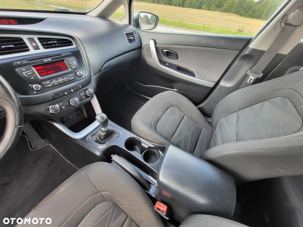 Kia Ceed 1.4 CVVT Attract - 19