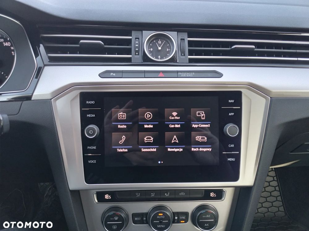 Volkswagen Passat - 18