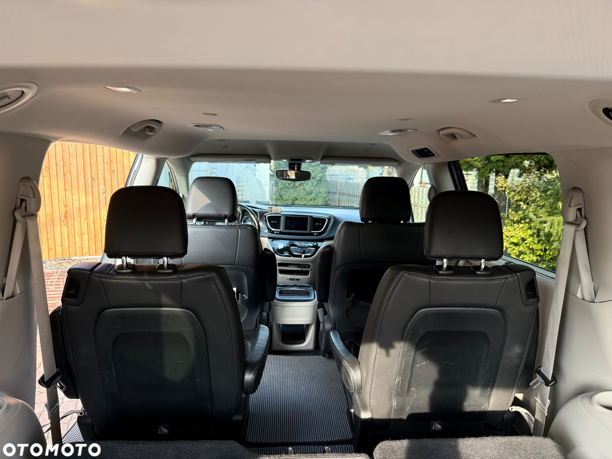 Chrysler Pacifica - 8