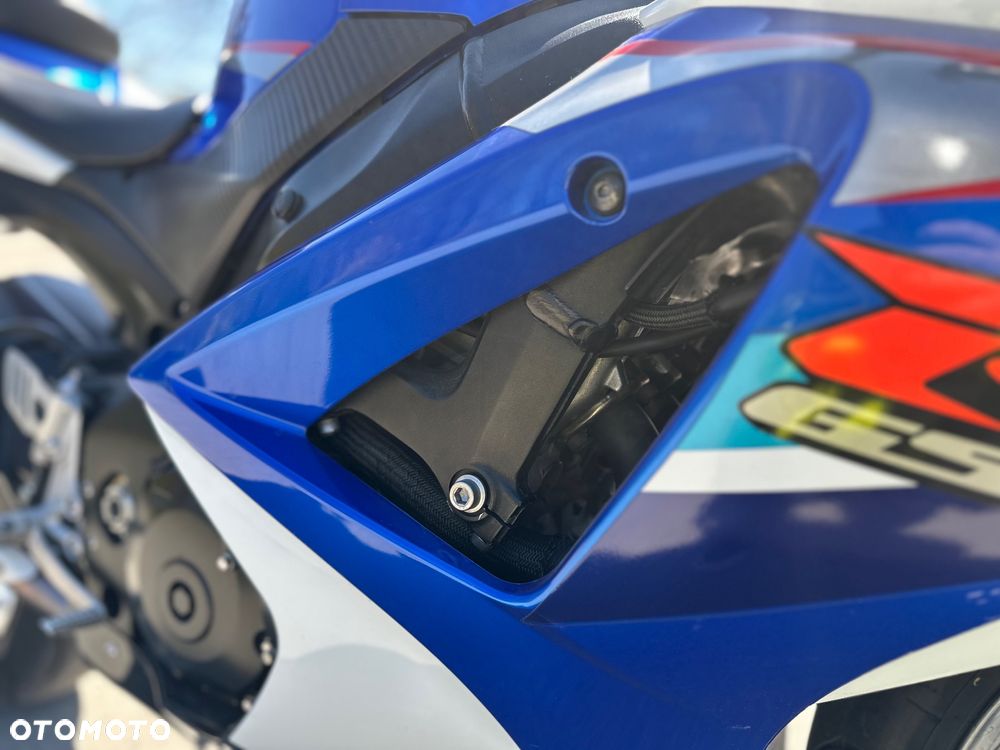 Suzuki GSX-R - 15