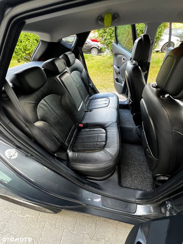 Hyundai ix35 2.0 CRDi 4WD Automatik Premium - 18