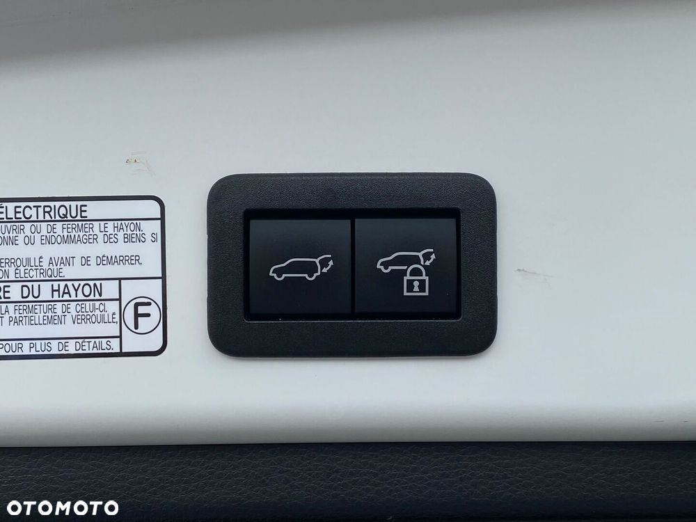 Toyota Corolla Cross 2.0 Hybrid Style - 32