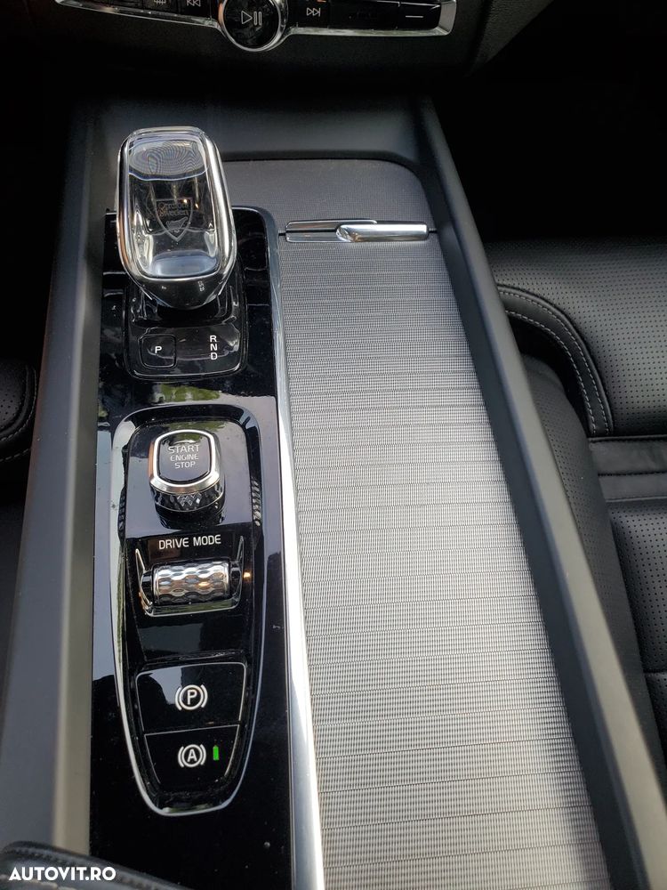 Volvo XC 60 B4 MHEV AT8 AWD Inscription - 23