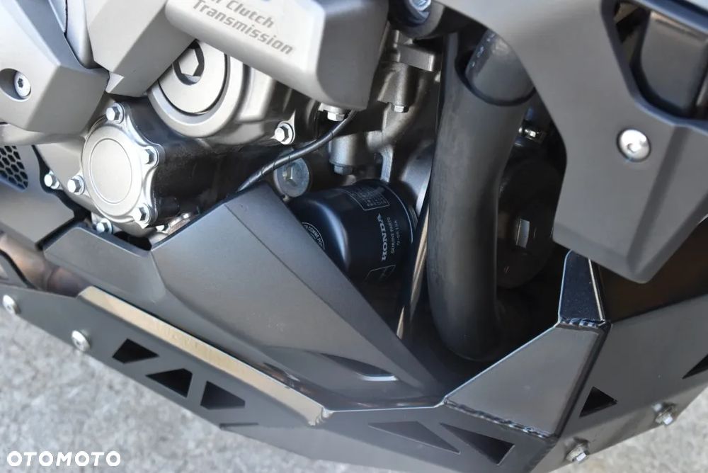 Honda VFR - 38