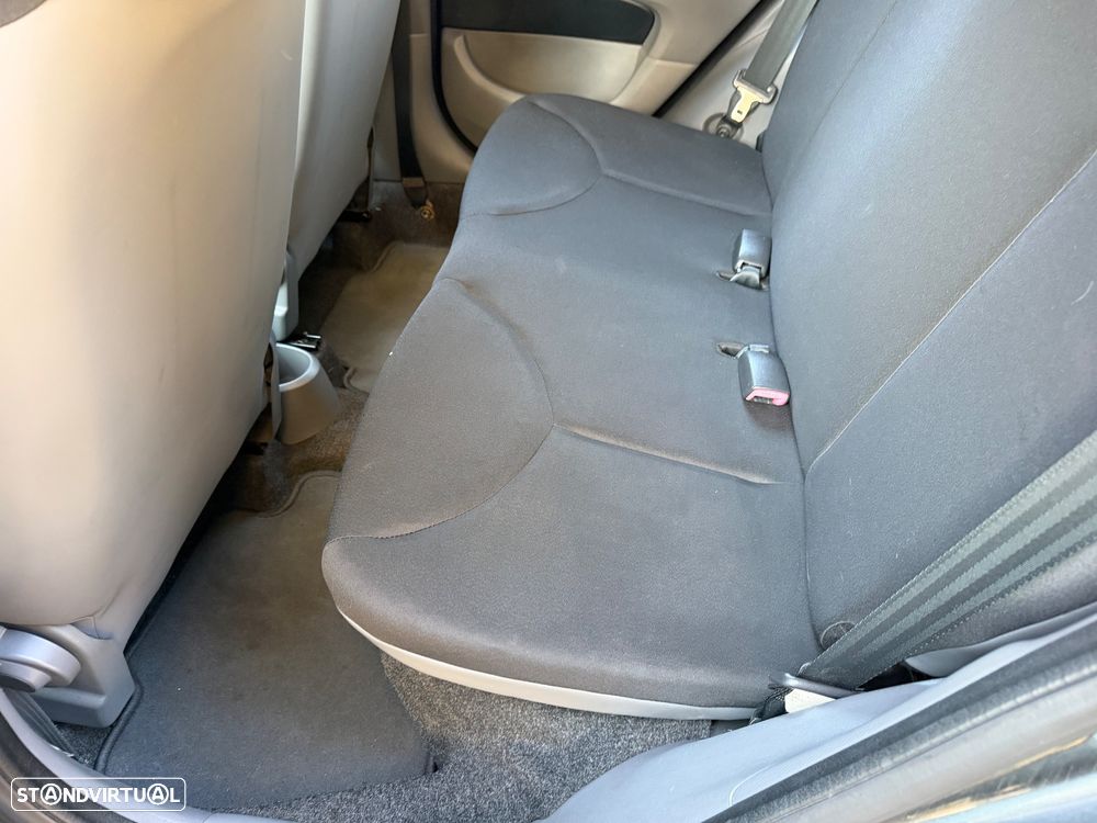 Toyota Aygo 1.0 - 23