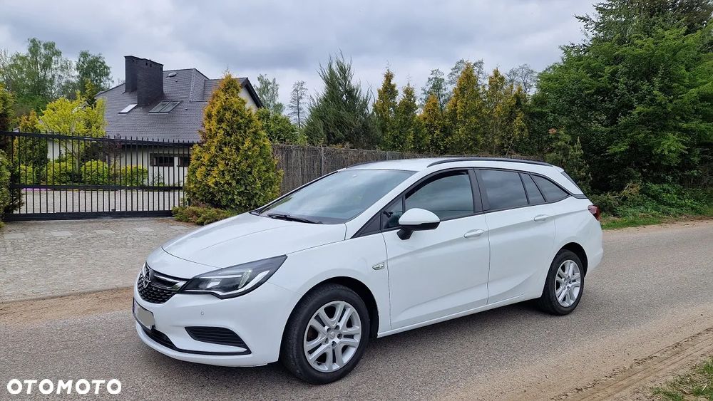 Opel Astra 1.6 CDTI Dynamic - 1