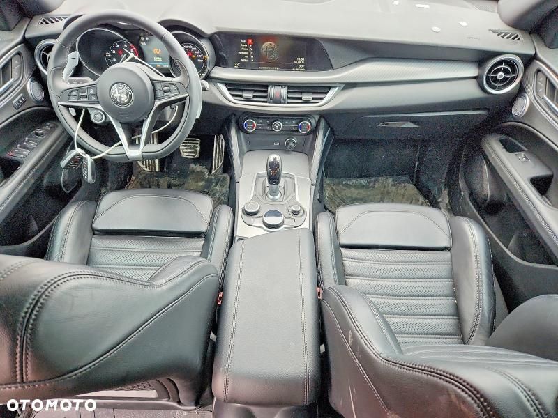 Alfa Romeo Stelvio 2.0 Turbo 16V AT8-Q4 Veloce Ti - 8