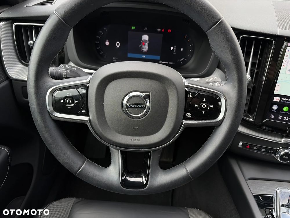 Volvo XC 60 B4 D AWD Plus Dark - 18