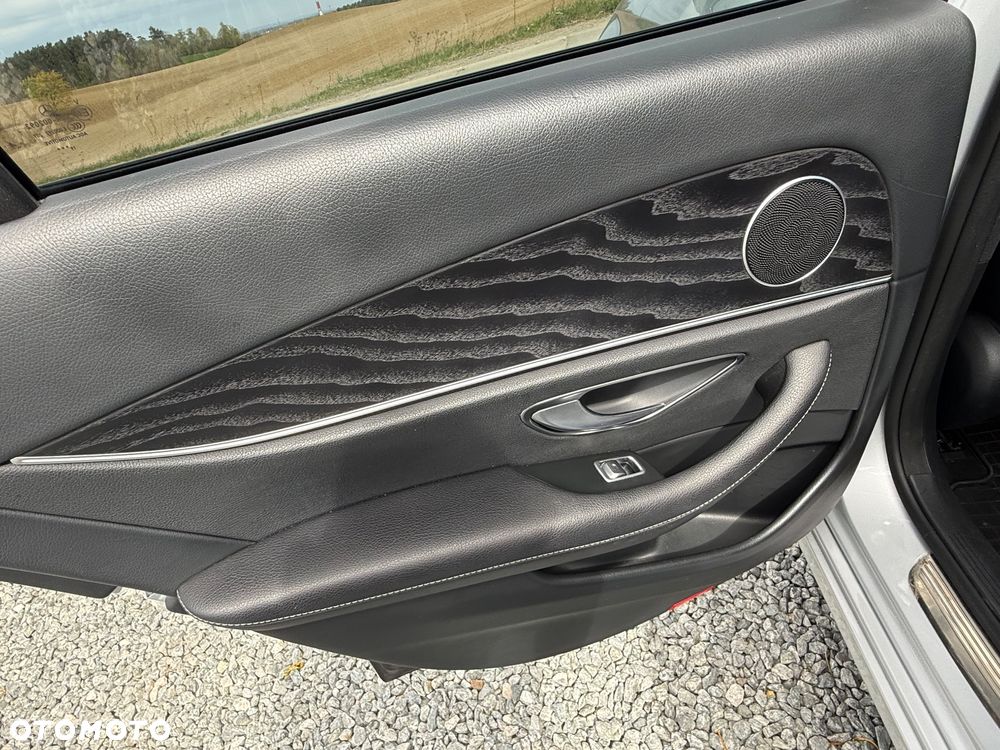 Mercedes-Benz Klasa E 220 d 9G-TRONIC Sportstyle Edition - 29