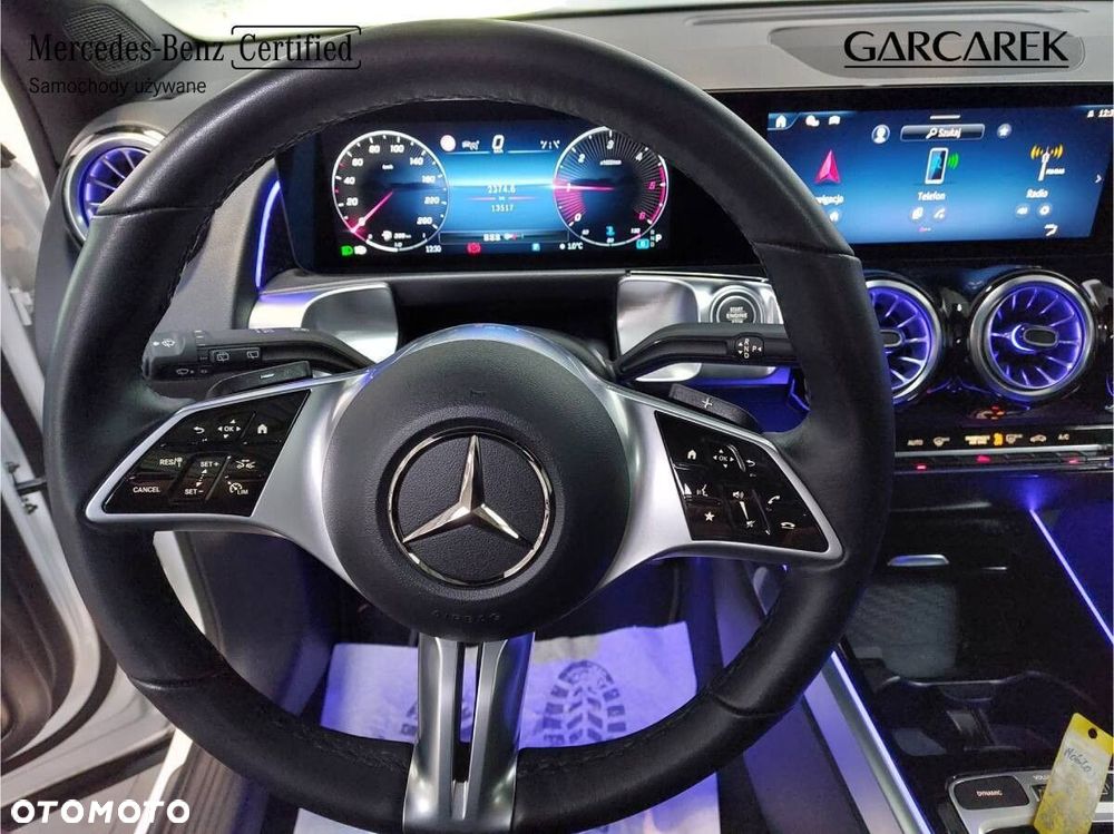 Mercedes-Benz GLB - 14