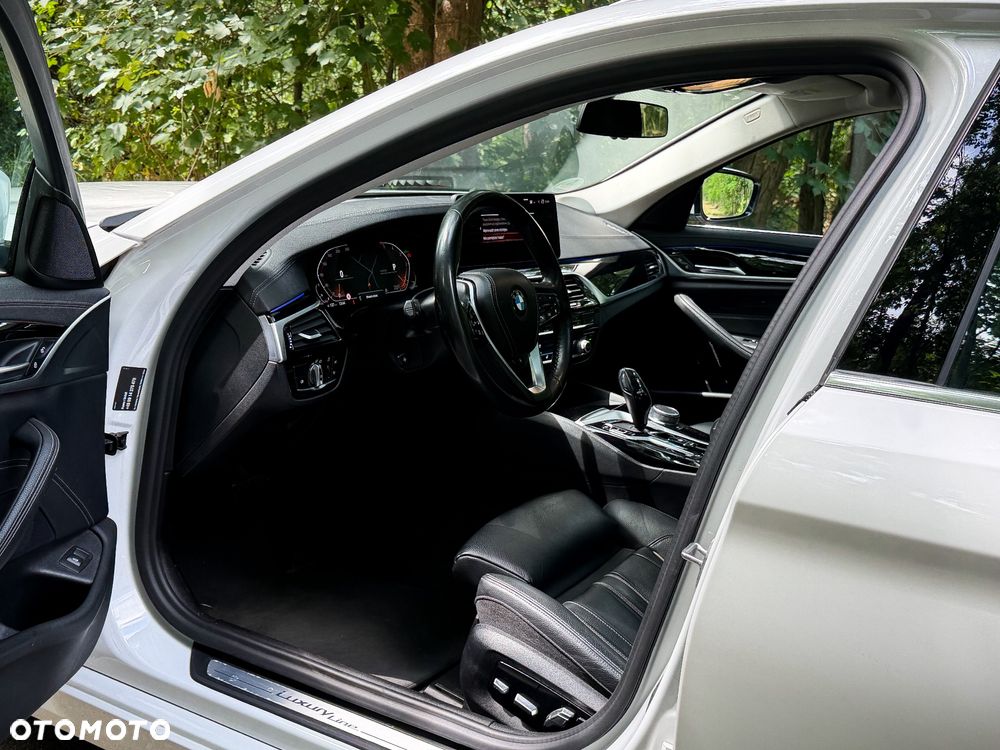 BMW Seria 5 530d xDrive mHEV Luxury Line - 17