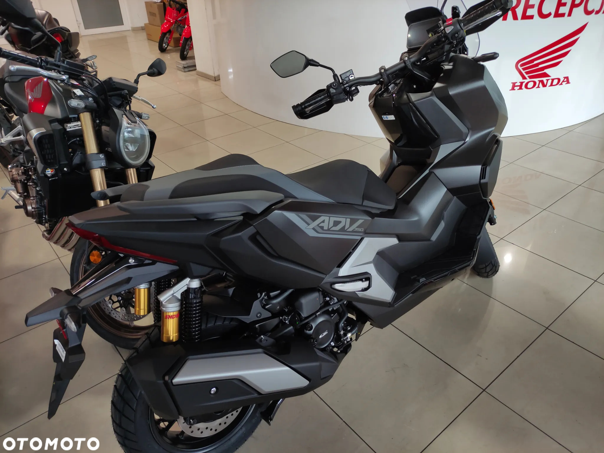 Honda ADV350 - 6