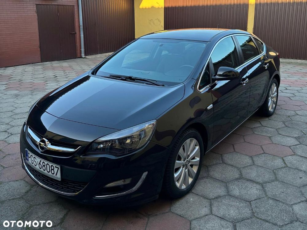 Opel Astra 1.6 Automatik Exklusiv - 1
