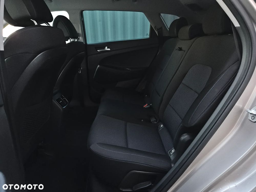 Hyundai Tucson 1.7 CRDI BlueDrive Comfort 2WD - 25