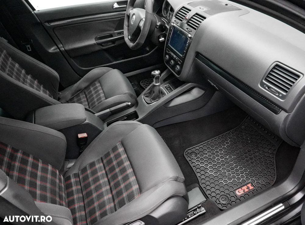 Volkswagen Golf 2.0 FSI GTI - 13