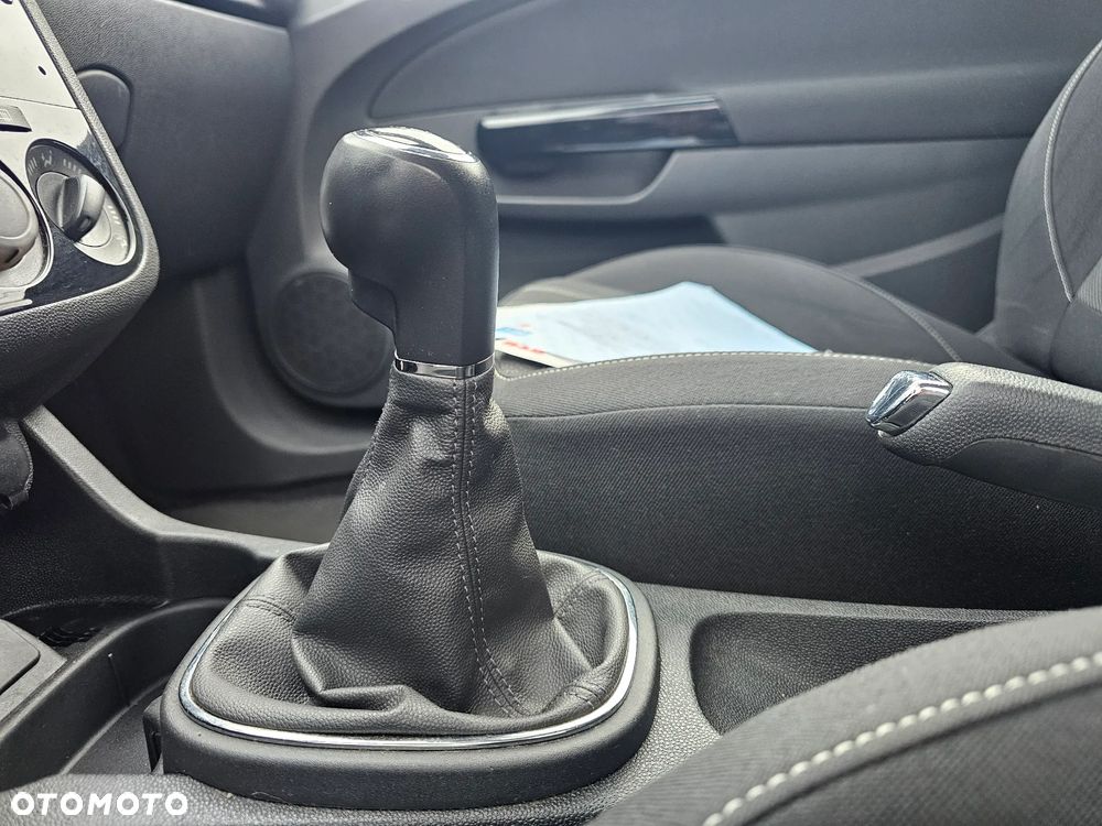 Opel Corsa 1.4 16V Sport - 22