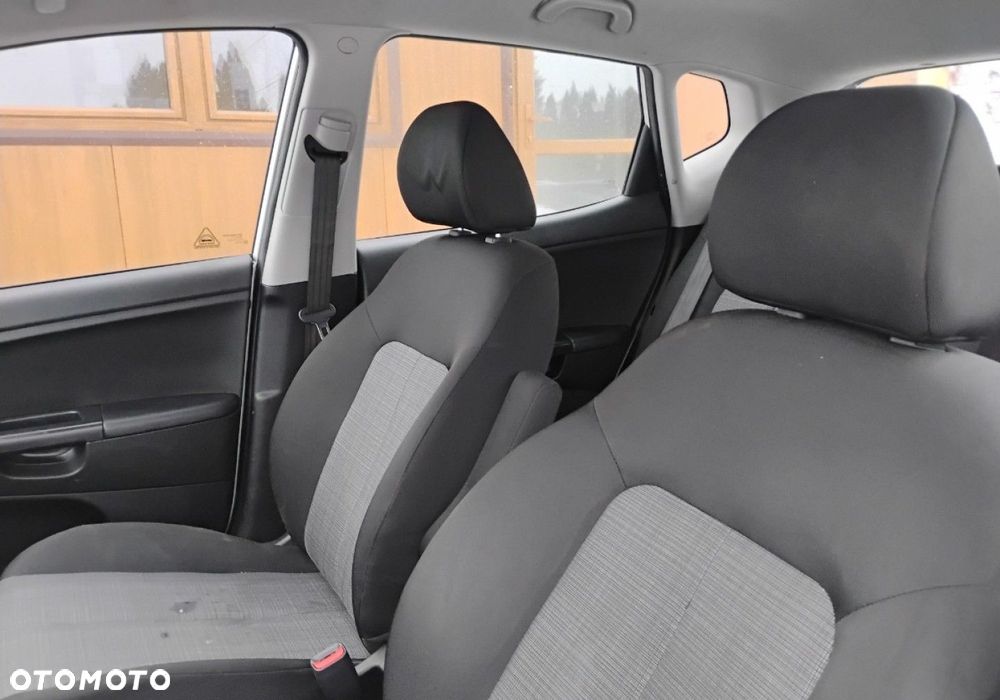 Kia Venga - 9