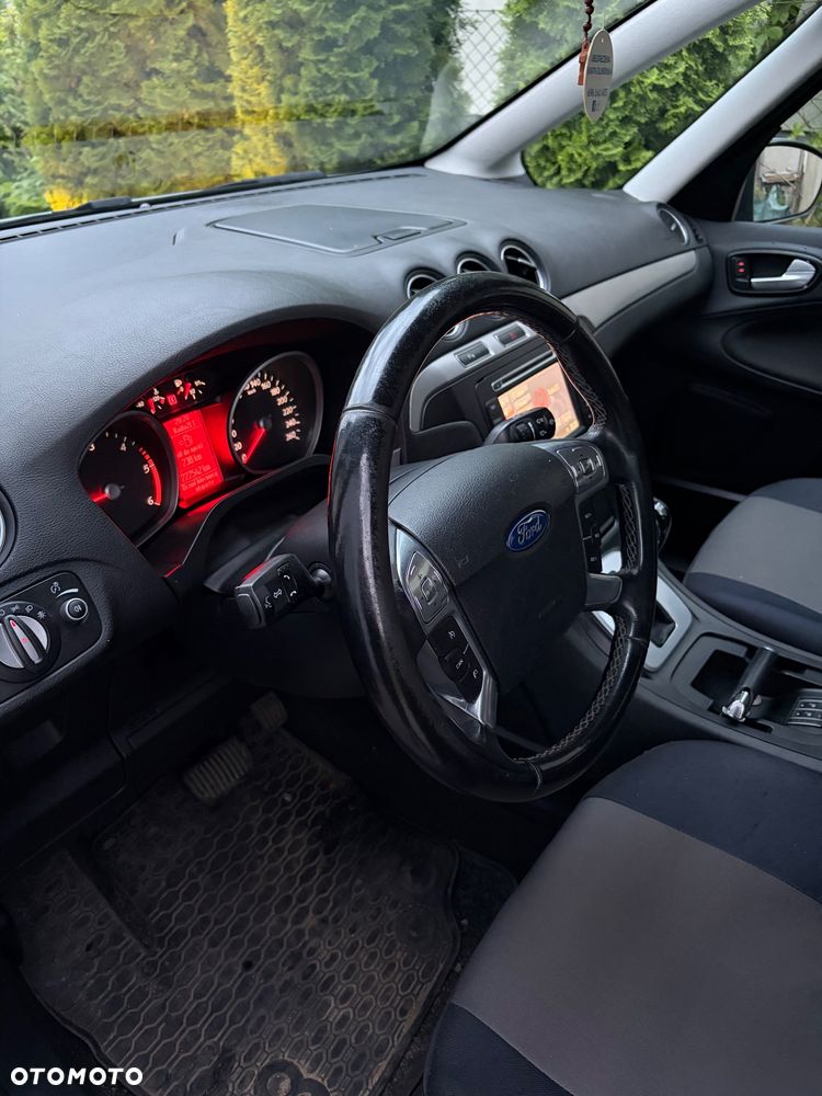 Ford Galaxy - 16