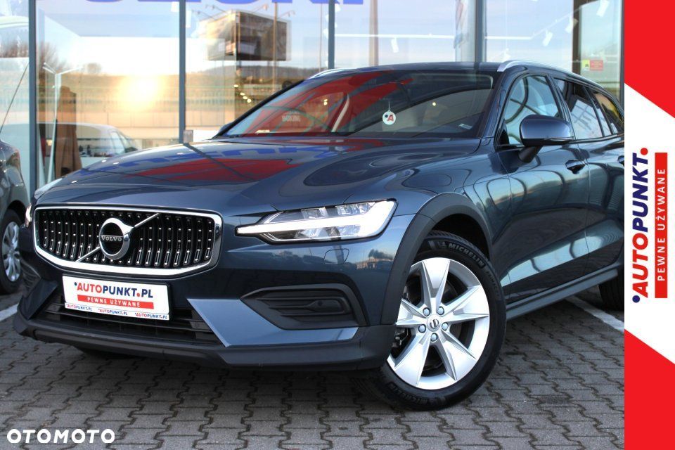 Volvo V60 Cross Country - 1