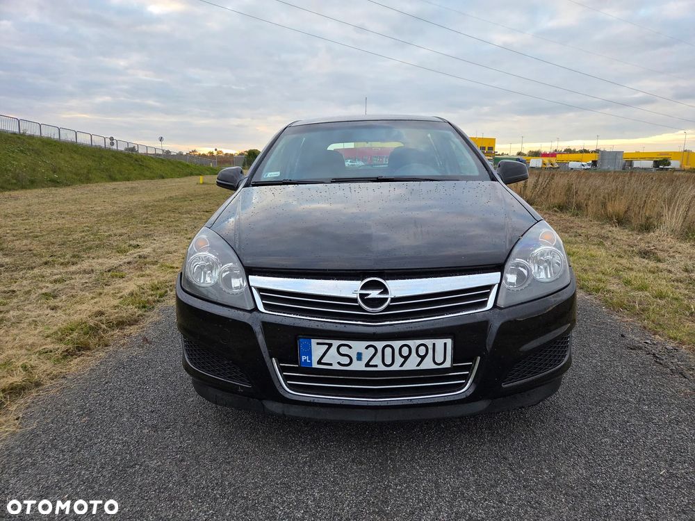 Opel Astra 2010 photo 3