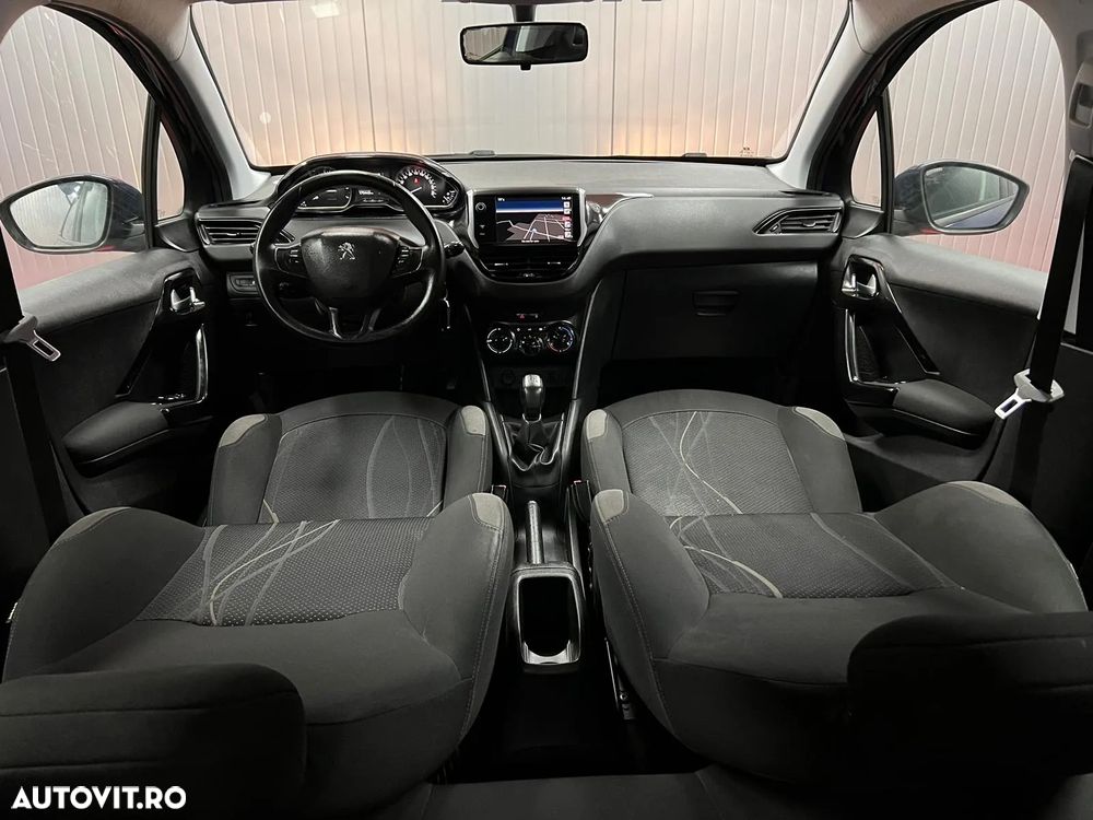 Peugeot 208 - 4