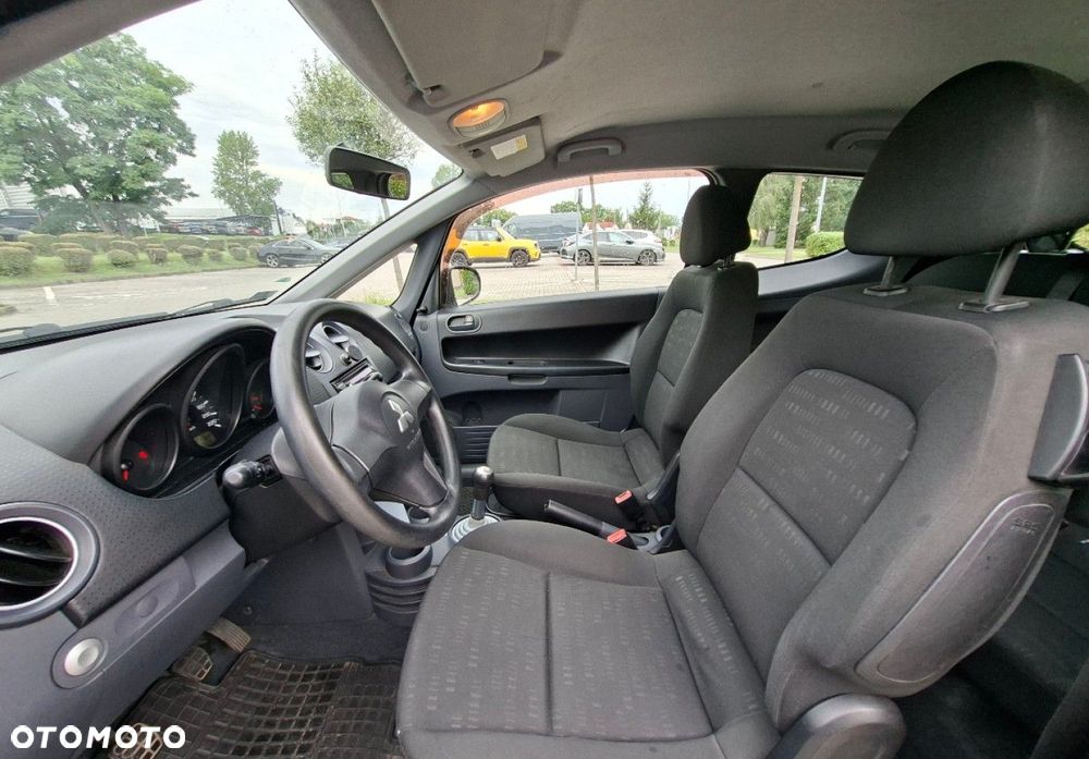 Mitsubishi Colt - 18