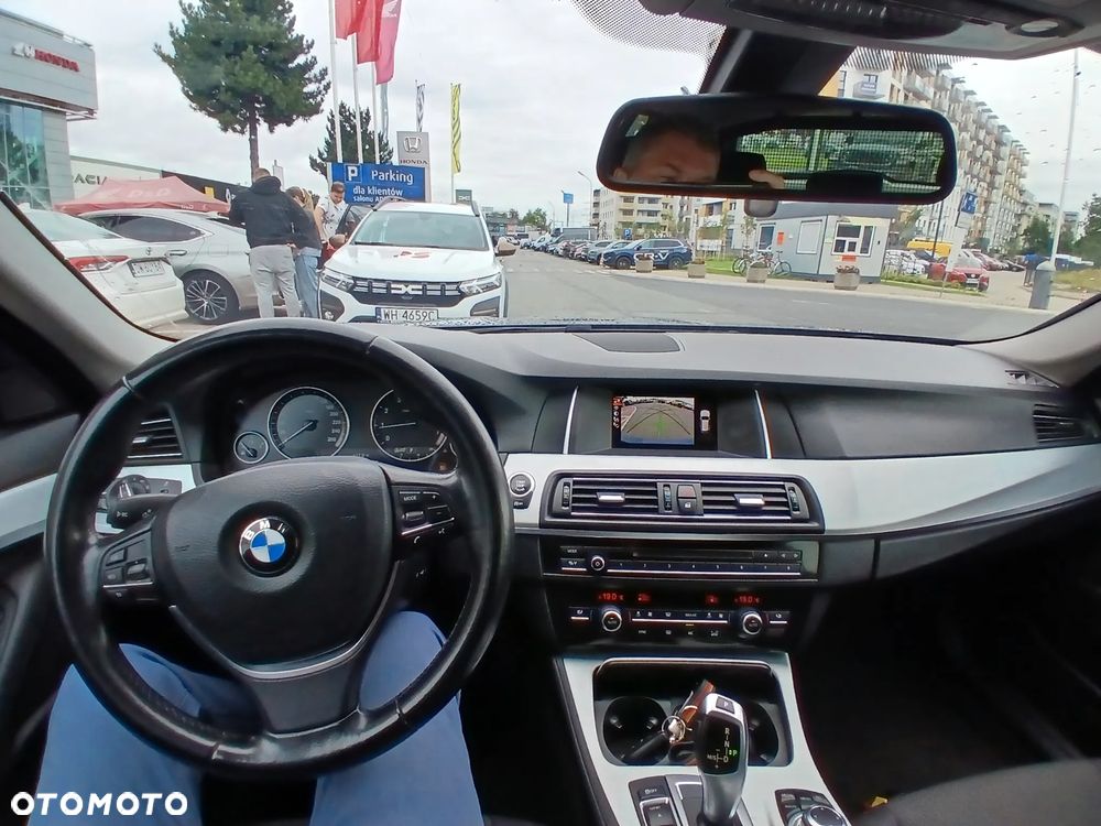 BMW Seria 5 528i xDrive - 27