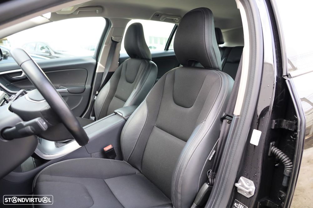 Volvo V60 Cross Country 2.0 D3 Momentum Geartronic - 5