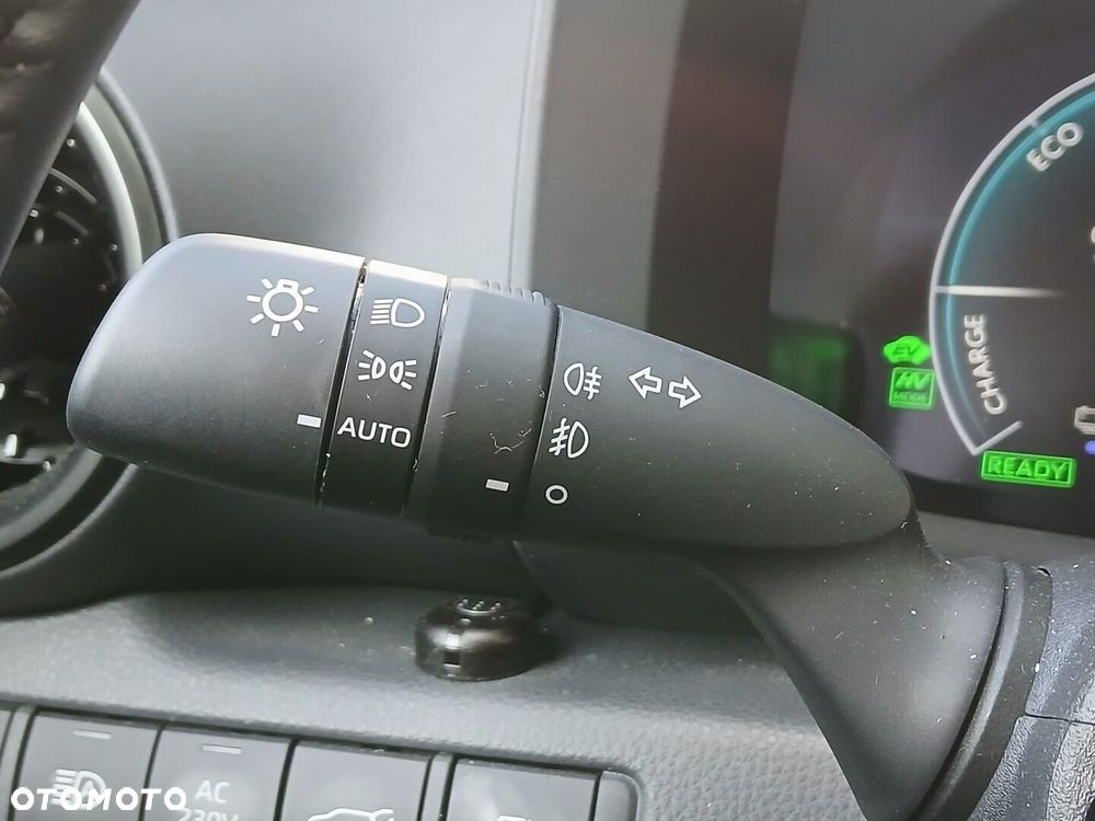 Toyota C-HR - 32