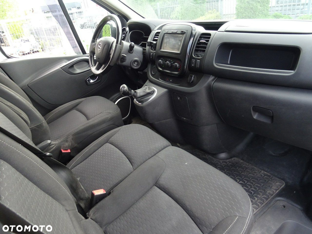 Opel Vivaro - 8