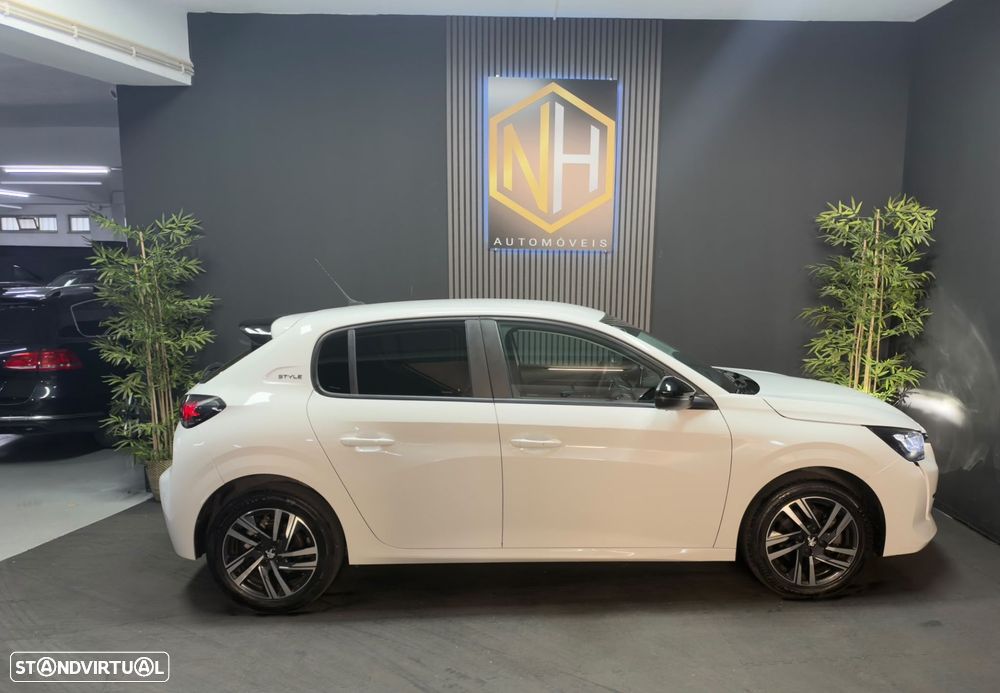 Peugeot 208 - 6