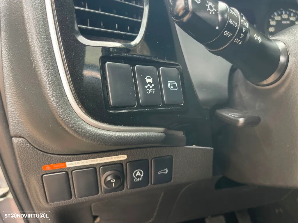 Mitsubishi Outlander 2.2 DI-D Instyle - 29