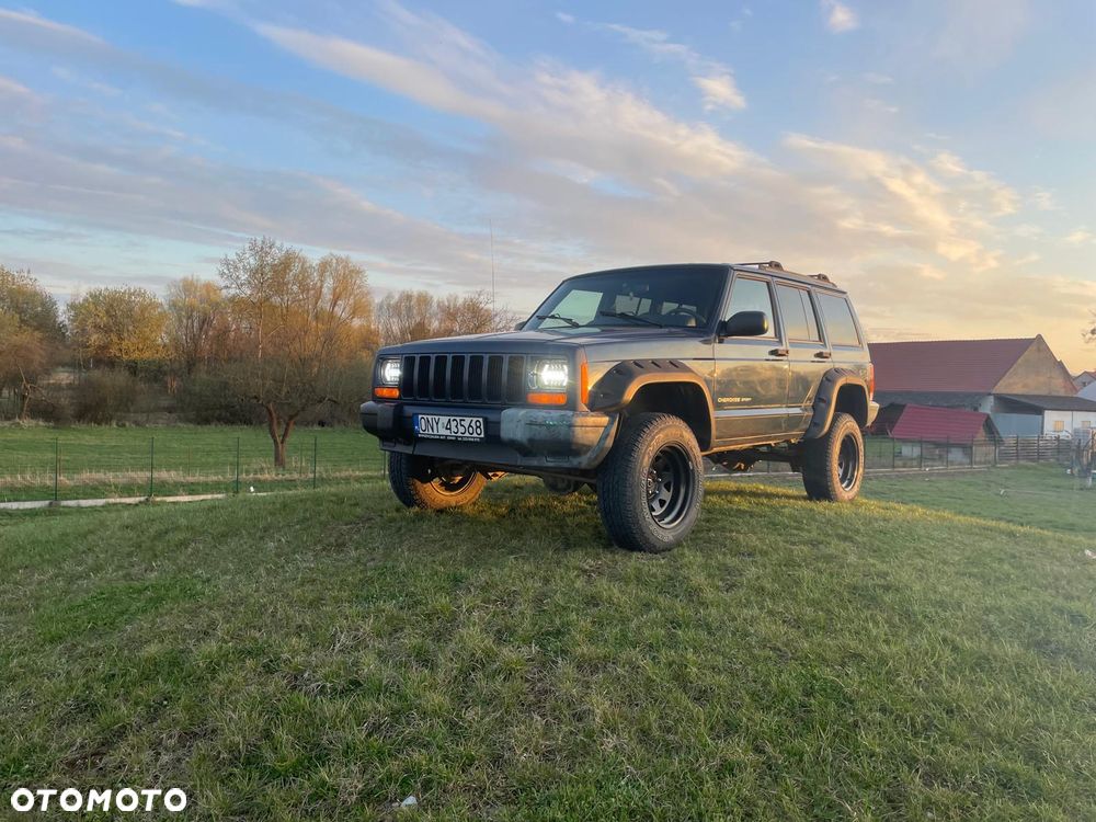 Jeep Cherokee - 14