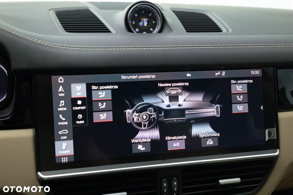 Porsche Cayenne - 29