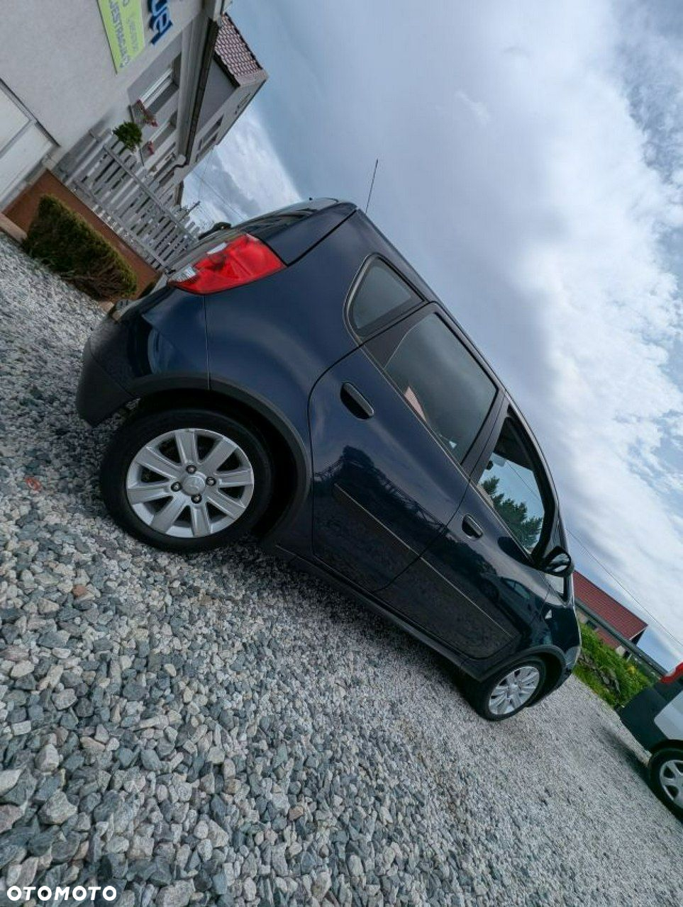 Mitsubishi Colt - 4