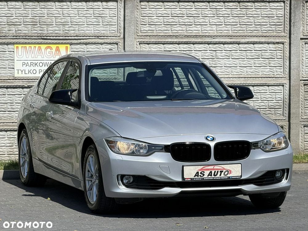 BMW Seria 3 320i Sport Line - 2